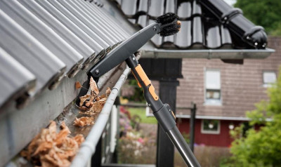 gutter cleaning Hood